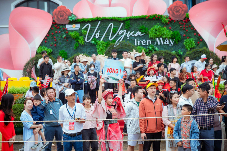 “Vo ngua tren may” – cuoc tranh hung cua cac nai ngua Tay Bac chinh thuc bat dau tu ngay 29/6