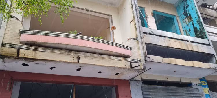 Đà Nẵng: Xót xa cảnh hoang tàn quanh “chảo lửa” Chi Lăng - Hình 14 Da Nang: Xot xa canh hoang tan quanh “chao lua” Chi Lang-Hinh-14