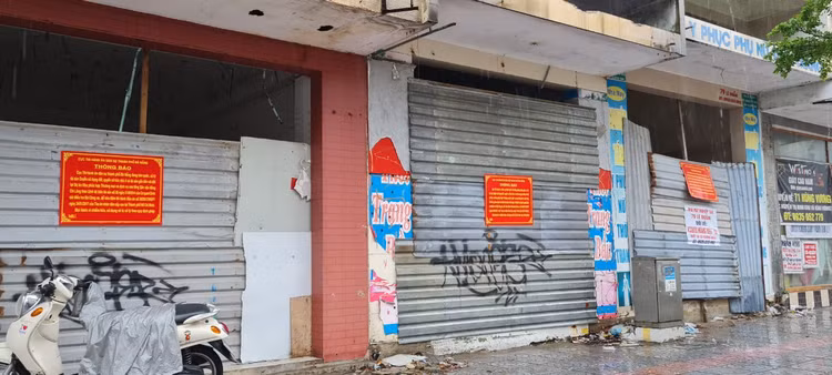 Đà Nẵng: Xót xa cảnh hoang tàn quanh “chảo lửa” Chi Lăng - Hình 4 Da Nang: Xot xa canh hoang tan quanh “chao lua” Chi Lang-Hinh-4