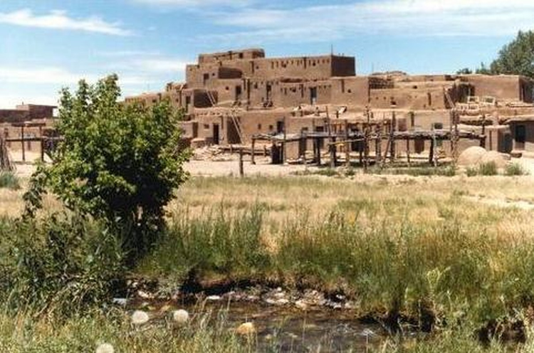 Đây là một hiện tượng kinh dị và vẫn còn là bí ẩn. Âm thanh bất thường và không ai có thể xác định nguồn gốc của âm thanh.