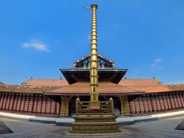 Dao dat trong khoai, vo tinh phat hien “kho bau” tram nam tuoi-Hinh-2