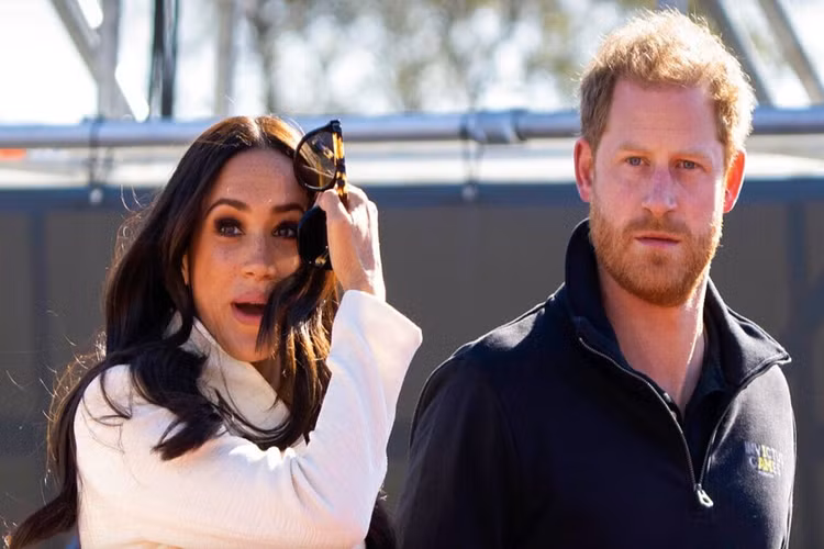 Tiên đoán “như thần” về tương lai của Meghen Markle ở Hoàng gia Anh - Hình 7 Tien doan “nhu than” ve tuong lai cua Meghen Markle o Hoang gia Anh-Hinh-7