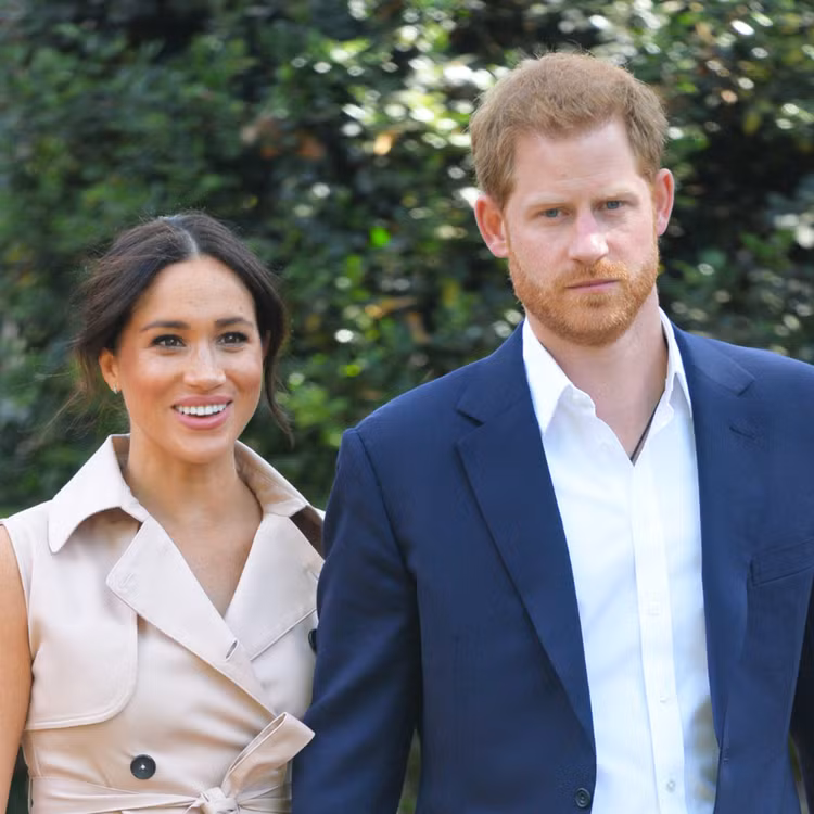 Tiên đoán “như thần” về tương lai của Meghen Markle ở Hoàng gia Anh - Hình 8 Tien doan “nhu than” ve tuong lai cua Meghen Markle o Hoang gia Anh-Hinh-8