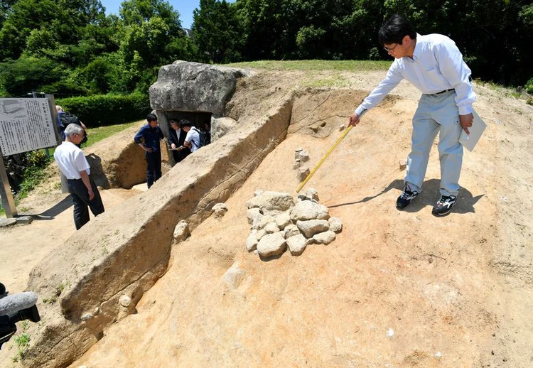 Phat hien dinh thu hoang tu Nhat Ban, lo bi mat bat ngo-Hinh-4