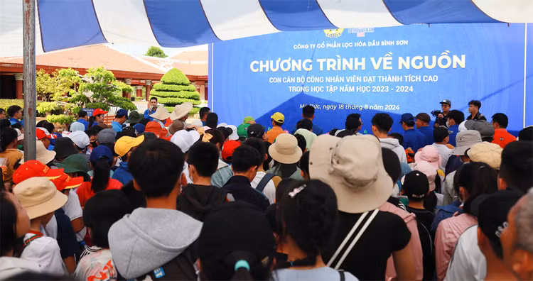 BSR to chuc tuyen duong con cua CBCNV co thanh tich cao trong hoc tap-Hinh-4