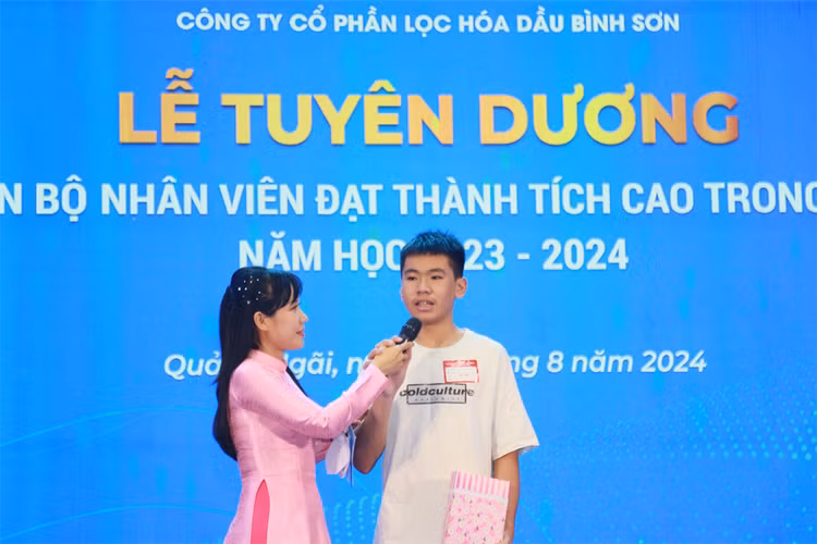 BSR to chuc tuyen duong con cua CBCNV co thanh tich cao trong hoc tap-Hinh-2