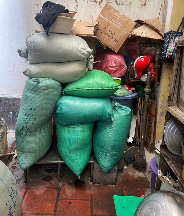 Vi pham ATTP, banh com Nguyen Ninh bi tam dung hoat dong-Hinh-2