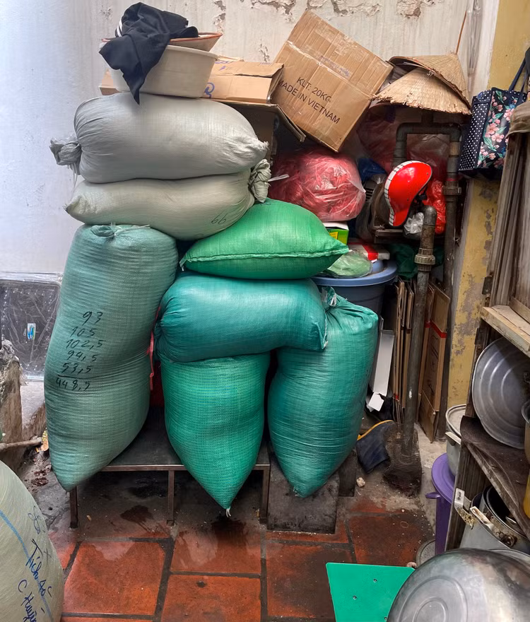 Vi pham ATTP, banh com Nguyen Ninh bi tam dung hoat dong-Hinh-2