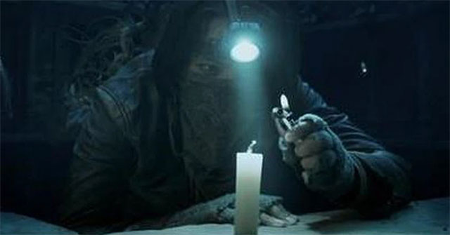 Cham vao mo co 800 tuoi... rung minh 