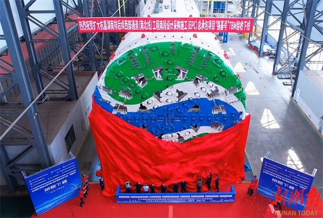 Lang gieng Viet Nam pha ky luc, khoe co may khong lo 3.500 tan-Hinh-6