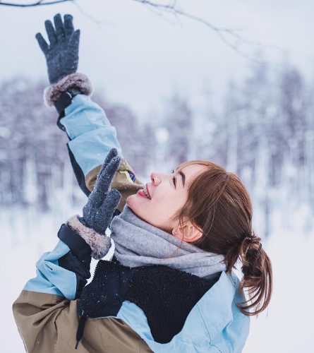 Chen Yi bắt đầu diện trang phục gợi cảm, táo bạo hơn so với trước đây, thu hút sự chú ý từ cộng đồng mạng.(Ảnh: IGNV)