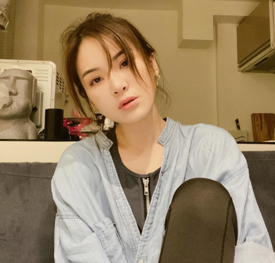 Một số fan ủng hộ sự táo bạo của cô, trong khi số khác chỉ trích vì cho rằng đây là cách &quot;đánh mất hình ảnh&quot;.(Ảnh: IGNV)