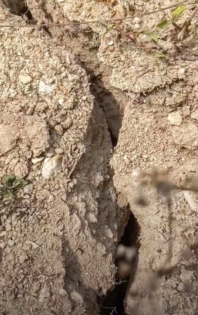 Tan muc hien tuong la o Phu Yen: Bun phun trao, nhieu vet nut rong-Hinh-5