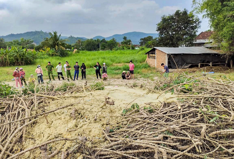 Tan muc hien tuong la o Phu Yen: Bun phun trao, nhieu vet nut rong