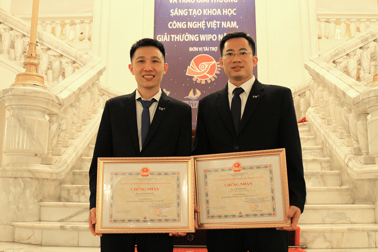 Ky su Viet che tao Robot Delta cong nghiep tu dong tiet kiem hang chuc ty dong