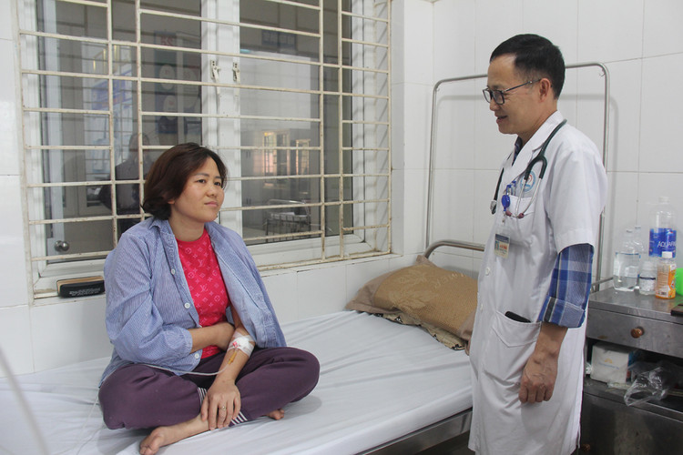 Nhieu nguoi o Bac Giang nhap vien sau khi an dam cuoi