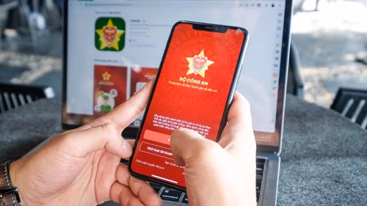 Chu tai khoan co the xac thuc sinh trac hoc truc tiep tu VNeID