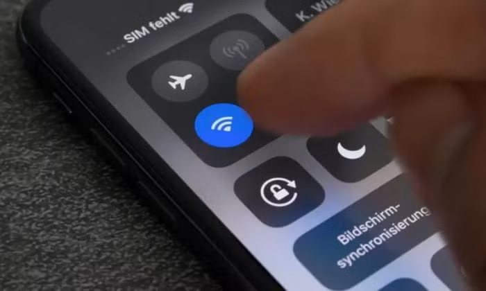 Sau loi nong may, iPhone 15 tiep tuc gap loi Wi-fi khien iFan that vong