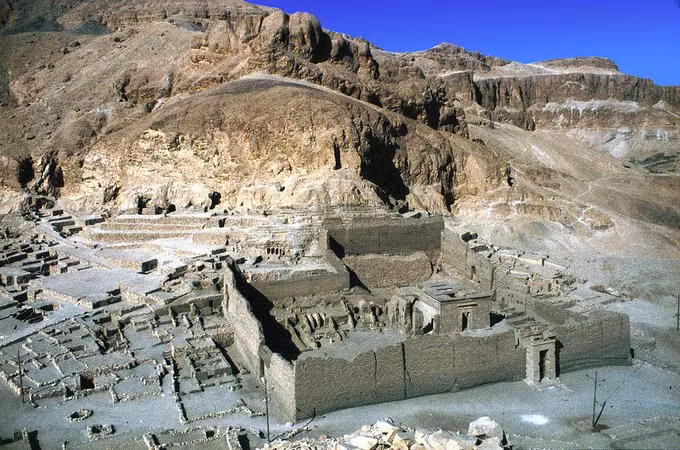 Bi an buc tuong “bat kha thi” mieu ta nguoi la om pharaoh Ai Cap-Hinh-8