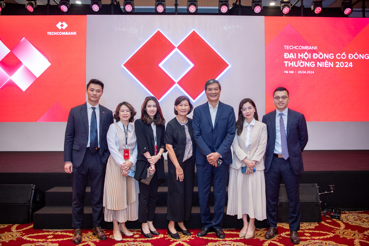 Ngan hang Techcombank tra co tuc bang tien-Hinh-4