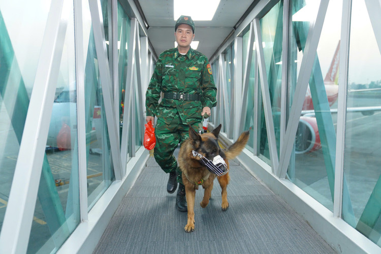 Cong an, Quan doi Viet Nam cu luc luong cuu nan, cuu ho den Myanmar-Hinh-5