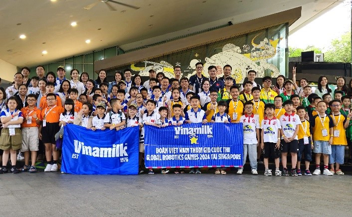 VINAMILK dong hanh cac doi ROBOTACON VIET NAM toa sang tai dau truong