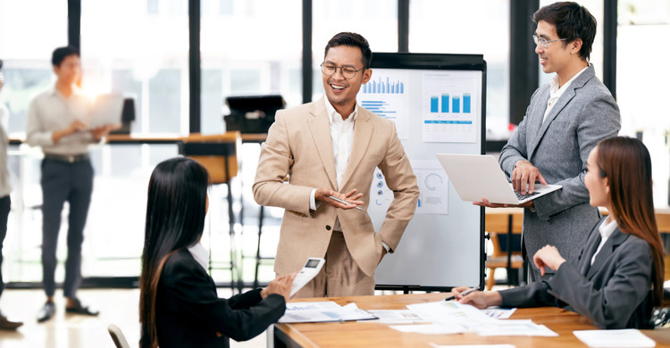 Doanh nghiep co tam, nguoi lao dong yen tam cung dich vu chi tra