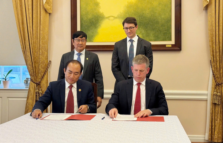 Vietjet va AV AirFinance ky ket hop tac 300 trieu USD phat trien