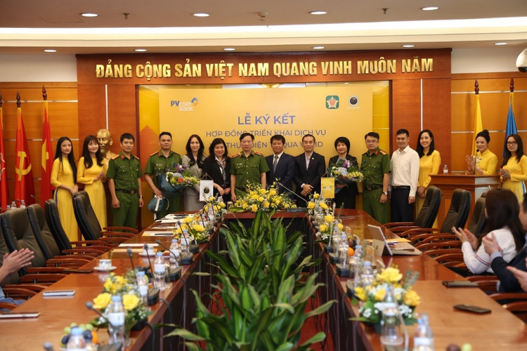 PVcomBank và Trung tâm RAR hợp tác triển khai dịch vụ qua VNeID - Hình 2 PVcomBank va Trung tam RAR hop tac trien khai dich vu qua VNeID-Hinh-2