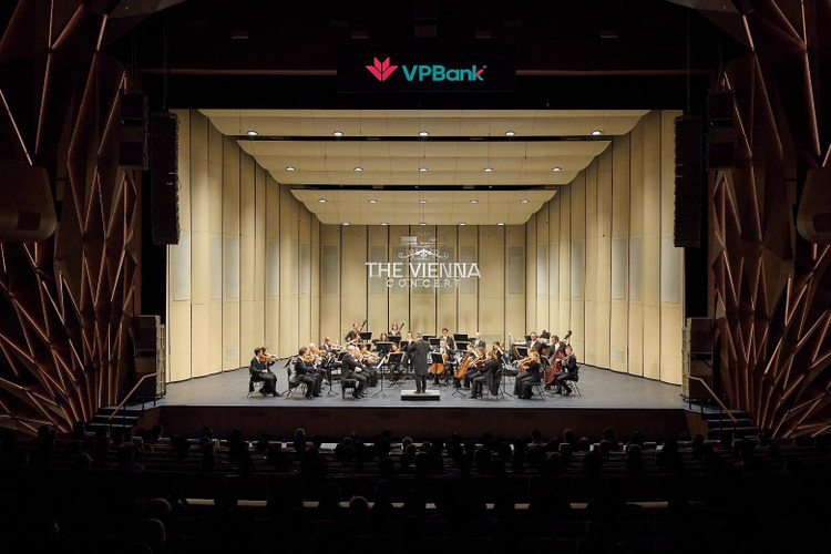 “Bua tiec” am nhac Vienna va nhung trang phao tay dai khong dut