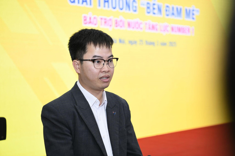 Giai thuong “Ben Dam Me”: Hai cau chuyen chung mot ngon lua dam me-Hinh-2