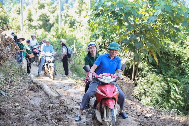 Xót xa điểm trường bị tàn phá bởi cơn bão Yagi lịch sử - Hình 3 Xot xa diem truong bi tan pha boi con bao Yagi lich su-Hinh-3