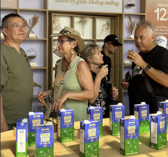 1,5 nam tu ngay doi LOGO ,VINAMILK thay doi the nao-Hinh-4