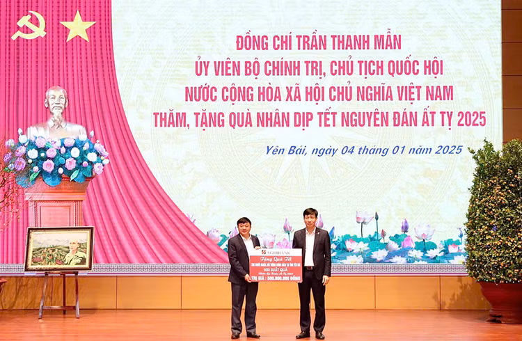 Agribank chung tay vi nguoi ngheo nhan dip Xuan At Ty nam 2025