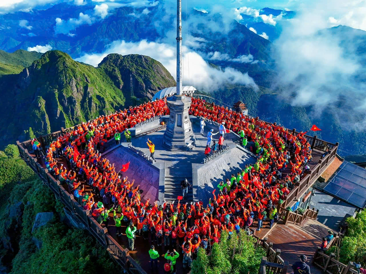 Vô vàn trải nghiệm hấp dẫn tại Fansipan dịp lễ 30/4 - 1/5 - Hình 2 Vo van trai nghiem hap dan tai Fansipan dip le 30/4 - 1/5-Hinh-2