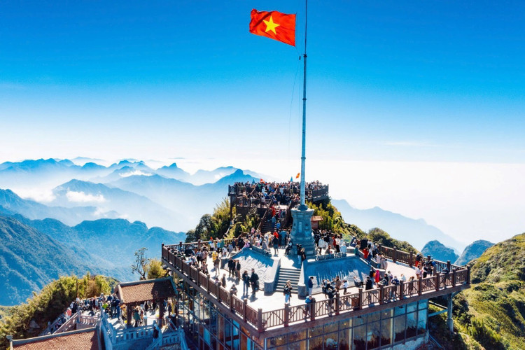 Vô vàn trải nghiệm hấp dẫn tại Fansipan dịp lễ 30/4 - 1/5 Vo van trai nghiem hap dan tai Fansipan dip le 30/4 - 1/5