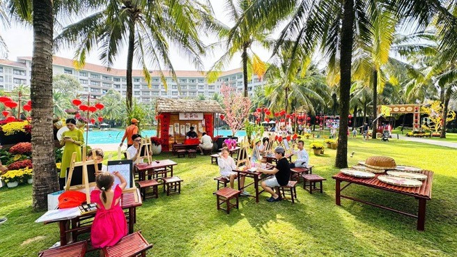 Suc hut cua “Vu tru Vin”: 6 ngay don hon 11 trieu luot khach-Hinh-9