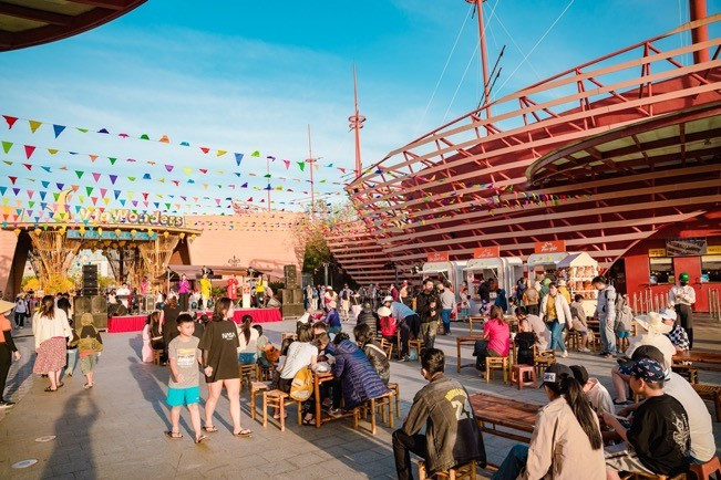 Suc hut cua “Vu tru Vin”: 6 ngay don hon 11 trieu luot khach-Hinh-8