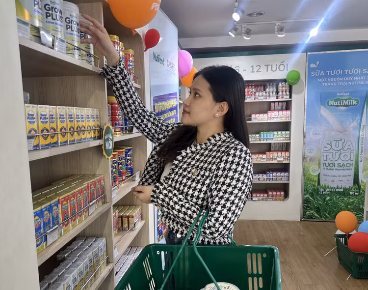 Nutifood dung dau thi truong sua bot pha san tre em tai Viet Nam