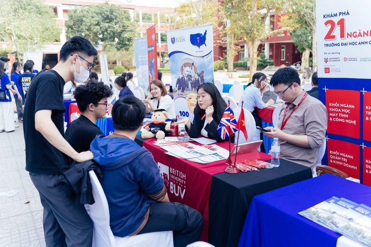 University Fair TH School: Co hoi ket noi 33 truong Dai hoc danh gia
