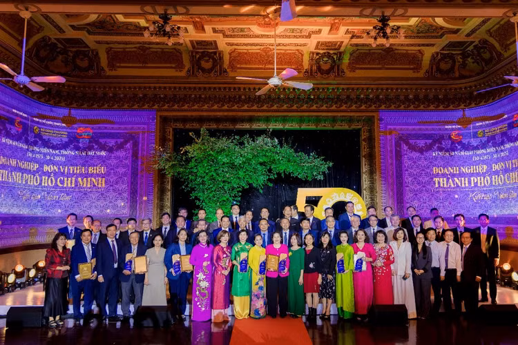 Masan Consumer duoc Vinh Danh tai le Ton Vinh 50 Doanh Nghiep-Hinh-2