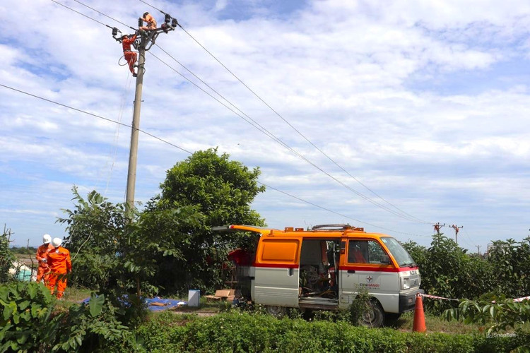 EVNHANOI tang cuong cong tac phong chong thien tai va tim kiem cuu nan-Hinh-3