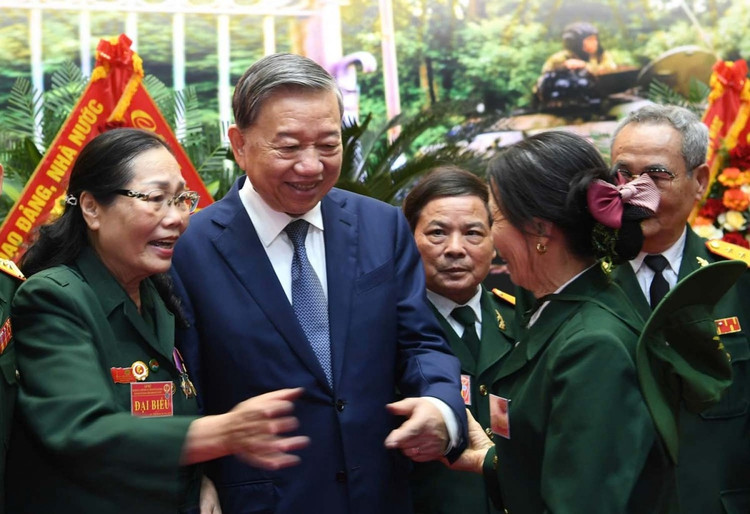 Tong Bi thu: “Den on dap nghia” luon la mot trong nhung nhiem vu chinh tri hang dau-Hinh-3