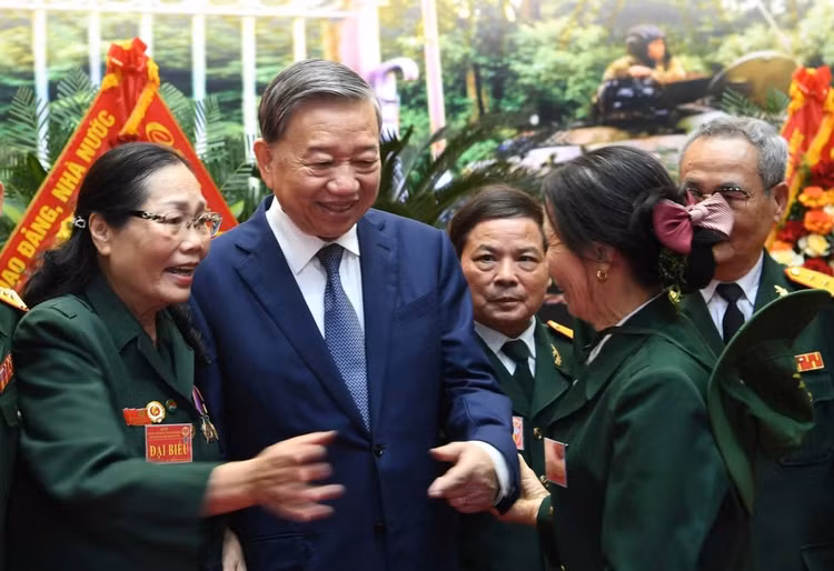 Tong Bi thu: “Den on dap nghia” luon la mot trong nhung nhiem vu chinh tri hang dau-Hinh-3