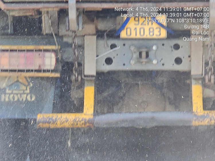 Quang Nam: Xe cho cat uot “vo tu” luu thong tren quoc lo 14B-Hinh-13