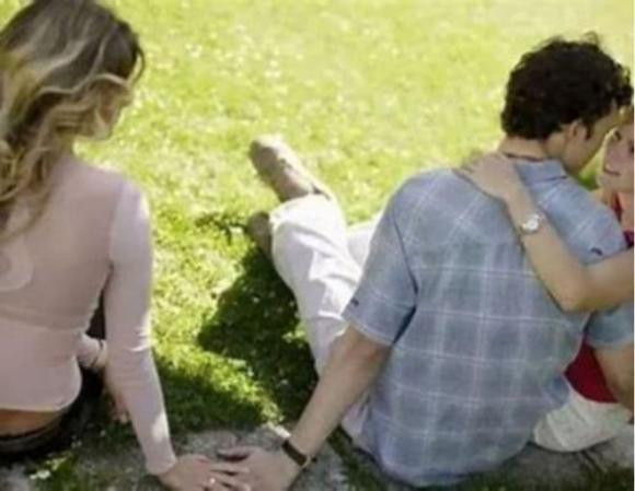 Chuyen ong giam doc mot co hai trong, ben bo ben vo ​