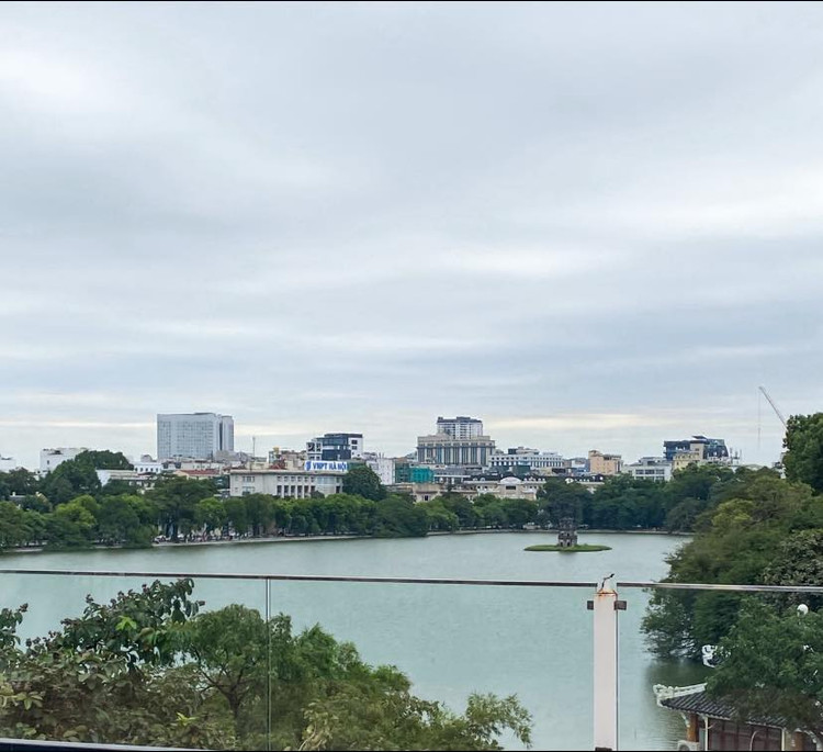 Đồ uống ở đây chủ yếu là cafe và hoa quả, trong đó cafe trứng ở đây được đánh giá ngon, lạ miệng và không bị tanh. Ảnh: IG: minhtri253