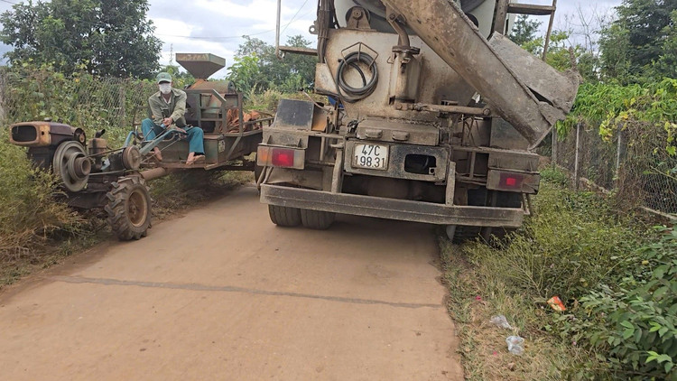 Xe be tong Thanh Cong phot lo bien cam, “buc tu” duong dan sinh-Hinh-13