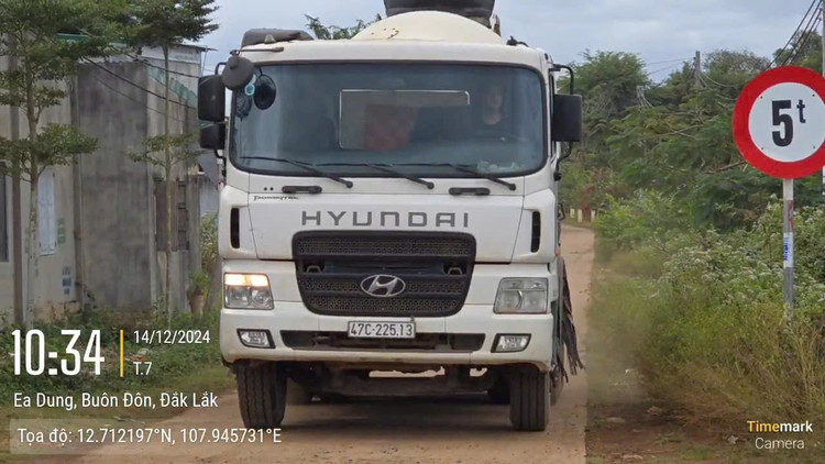 Xe be tong Thanh Cong phot lo bien cam, “buc tu” duong dan sinh-Hinh-11