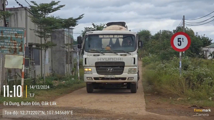 Xe be tong Thanh Cong phot lo bien cam, “buc tu” duong dan sinh-Hinh-7